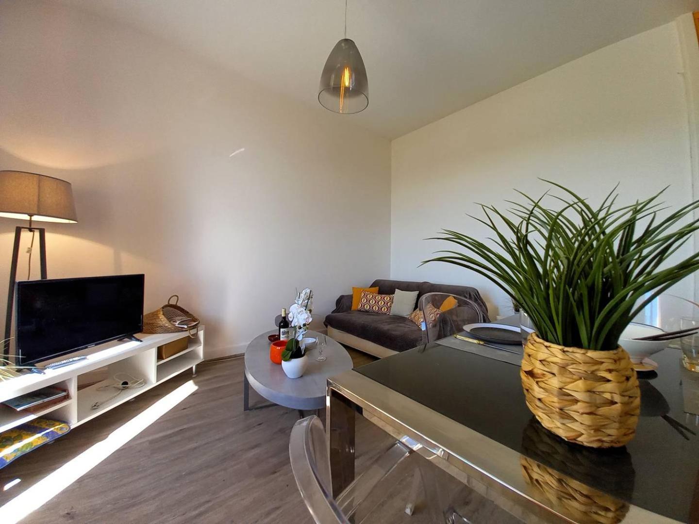 Appartement - Vue Magique Pour Cet Au 1er Etage - Du Golf