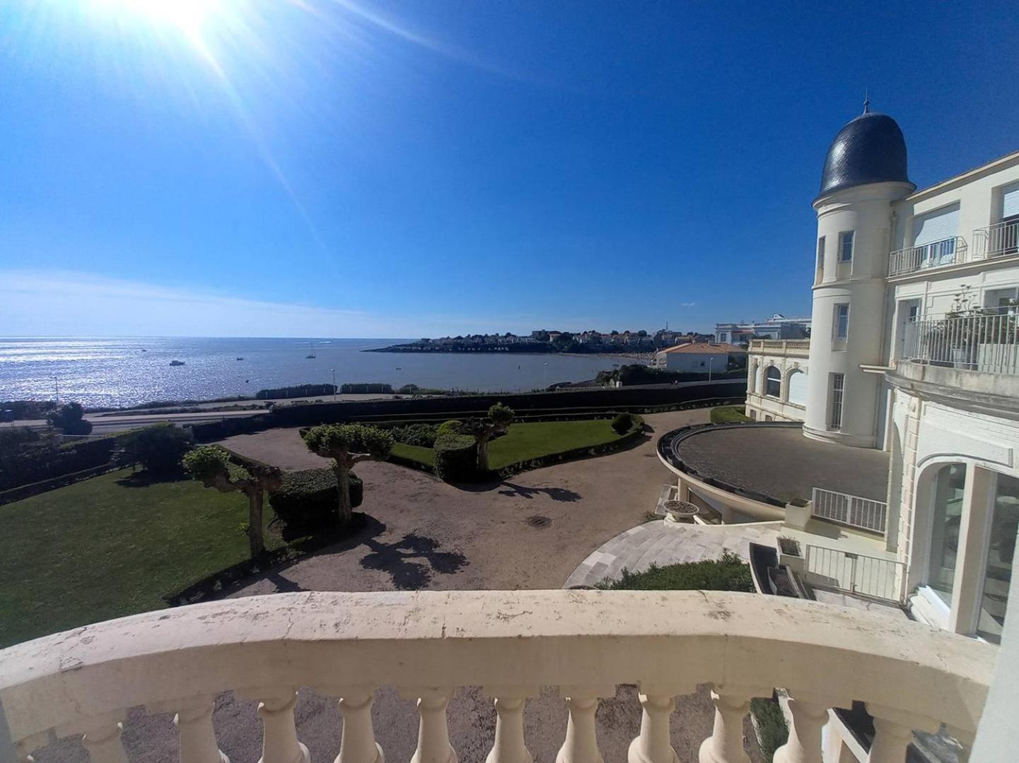 Appartement - Vue Magique Pour Cet Au 1er Etage - Du Golf *