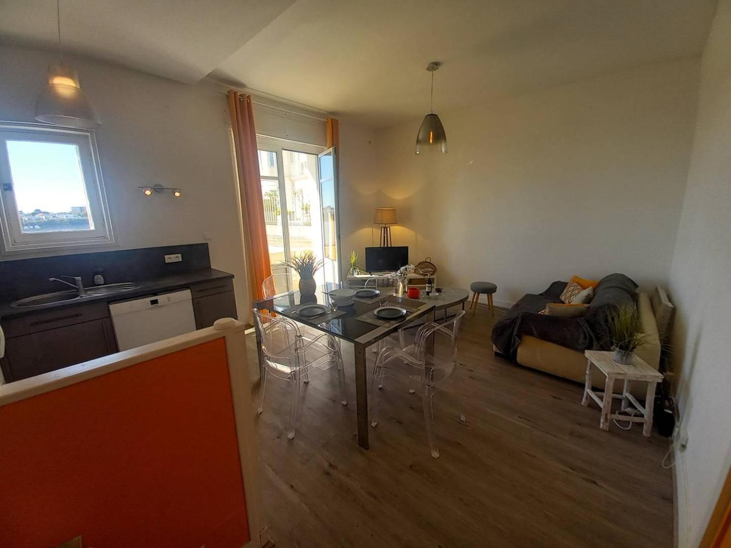 Appartement - Vue Magique Pour Cet Au 1er Etage - Du Golf Royan